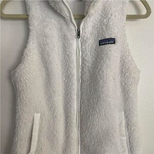 Patagonia women’s white fleece soft vest size small